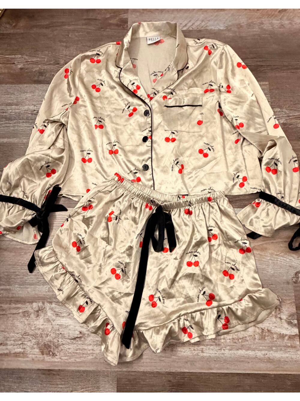 Bella Sleep & Spa Mon Cheri Satin Pajama Set Sz med velvets tie detail